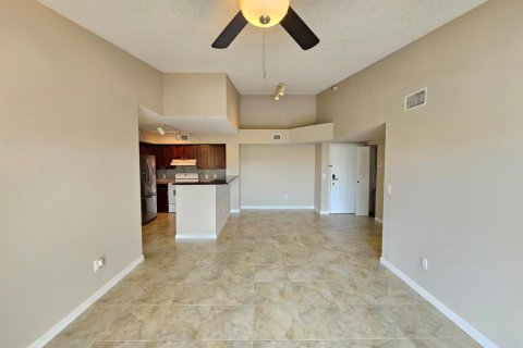 Condo in Hypoluxo, Florida, 2 bedrooms  № 2248332 - photo 4