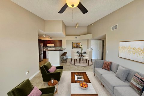 Condo in Hypoluxo, Florida, 2 bedrooms  № 2248332 - photo 3
