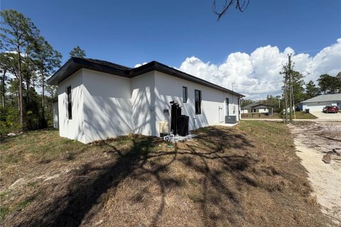 House in Lehigh Acres, Florida 3 bedrooms, 141.4 sq.m. № 1717531 - photo 22
