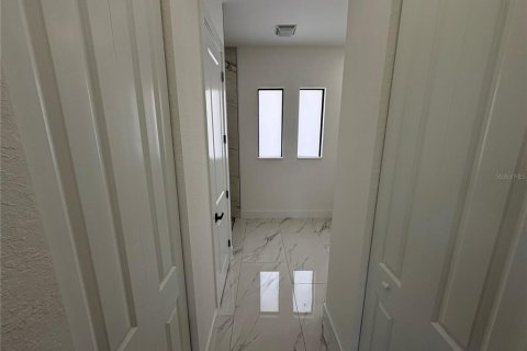 House in Lehigh Acres, Florida 3 bedrooms, 141.4 sq.m. № 1717531 - photo 12
