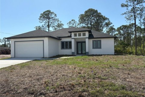 House in Lehigh Acres, Florida 3 bedrooms, 141.4 sq.m. № 1717531 - photo 1
