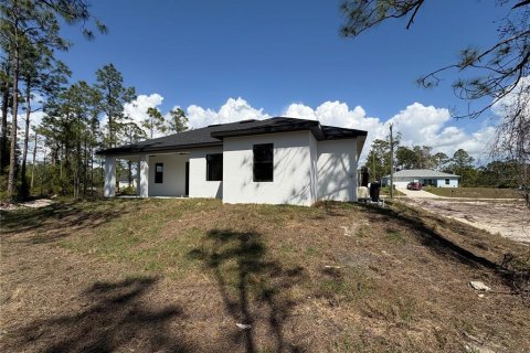 House in Lehigh Acres, Florida 3 bedrooms, 141.4 sq.m. № 1717531 - photo 21