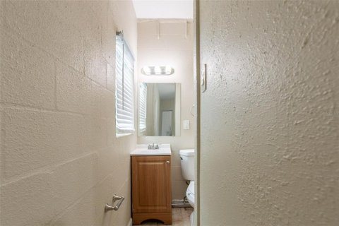House in Saint Petersburg, Florida 3 bedrooms, 111.76 sq.m. № 1788234 - photo 26