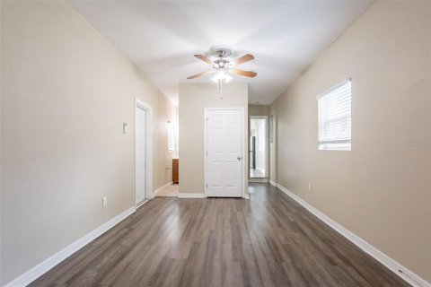 House in Saint Petersburg, Florida 3 bedrooms, 111.76 sq.m. № 1788234 - photo 25