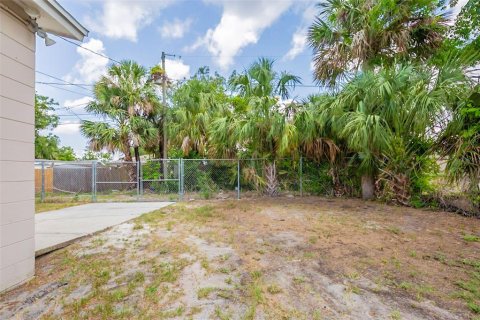 House in Saint Petersburg, Florida 3 bedrooms, 111.76 sq.m. № 1788234 - photo 27