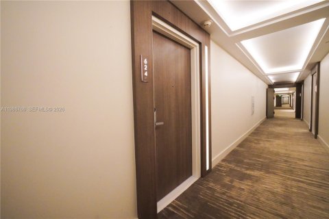 Copropriété à louer à Miami Beach, Floride: 2 chambres, 144.93 m2 № 2048296 - photo 17