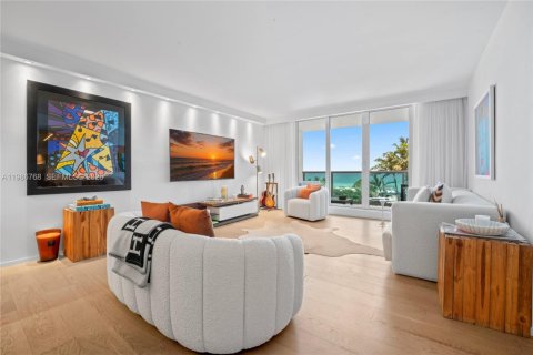 Condo à Miami Beach, Floride, 2 chambres  № 2048296