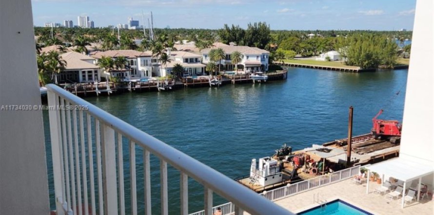 Condominio en Hollywood, Florida, 1 dormitorio № 1483650