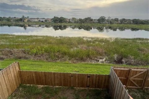 Townhouse in Homestead, Florida 4 bedrooms, 127.65 sq.m. № 1926820 - photo 17