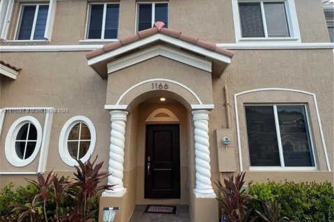 Townhouse in Homestead, Florida 4 bedrooms, 127.65 sq.m. № 1926820 - photo 1