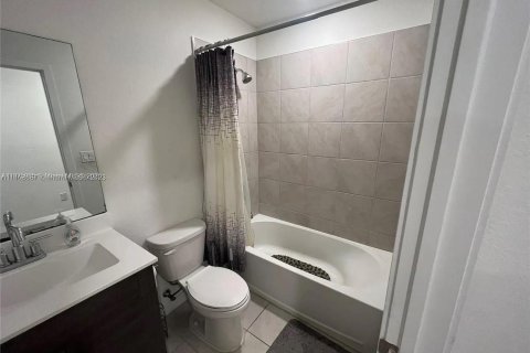Townhouse in Homestead, Florida 4 bedrooms, 127.65 sq.m. № 1926820 - photo 12