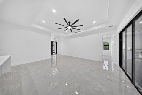 Casa en venta en Punta Gorda, Florida, 4 dormitorios, 189.61 m2 № 2383997 - foto 5
