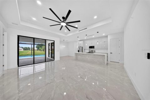 Casa en venta en Punta Gorda, Florida, 4 dormitorios, 189.61 m2 № 2383997 - foto 2