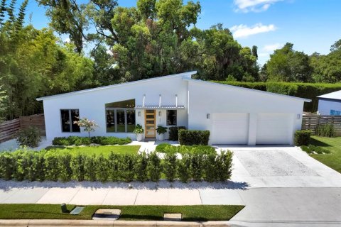 House in Winter Park, Florida 3 bedrooms, 180.6 sq.m. № 2238721 - photo 2