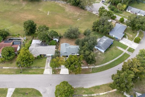 House in Orlando, Florida 4 bedrooms, 109.9 sq.m. № 1826387 - photo 25