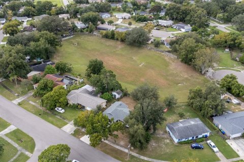 House in Orlando, Florida 4 bedrooms, 109.9 sq.m. № 1826387 - photo 27