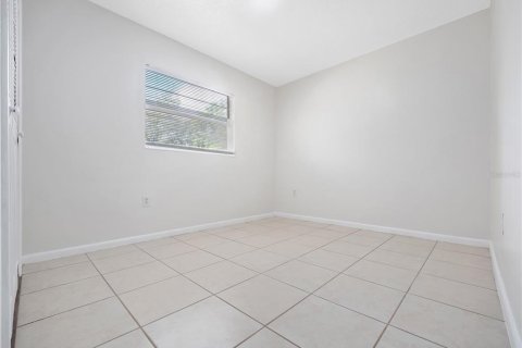 House in Orlando, Florida 4 bedrooms, 109.9 sq.m. № 1826387 - photo 11
