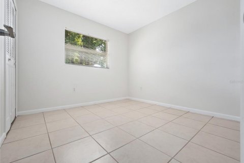 House in Orlando, Florida 4 bedrooms, 109.9 sq.m. № 1826387 - photo 15