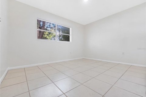 House in Orlando, Florida 4 bedrooms, 109.9 sq.m. № 1826387 - photo 16