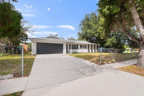 House in Orlando, Florida 4 bedrooms, 109.9 sq.m. № 1826387 - photo 4