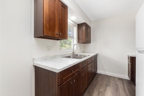 House in Orlando, Florida 4 bedrooms, 109.9 sq.m. № 1826387 - photo 12