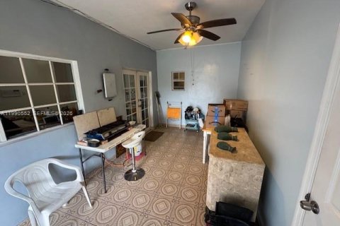 Casa en venta en Hialeah, Florida, 4 dormitorios, 194.17 m2 № 2058039 - foto 24