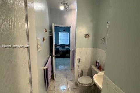 Casa en venta en Hialeah, Florida, 4 dormitorios, 194.17 m2 № 2058039 - foto 18