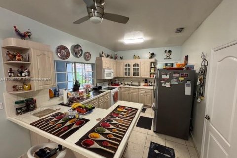 Casa en venta en Hialeah, Florida, 4 dormitorios, 194.17 m2 № 2058039 - foto 22