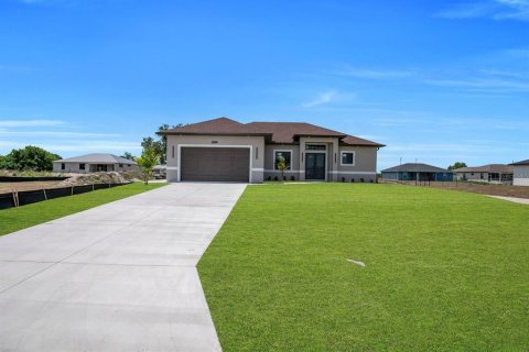 Casa en Lehigh Acres, Florida 3 dormitorios, 165.37 m2 № 2111455