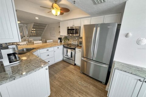 Condo in Sarasota, Florida, 3 bedrooms  № 931190 - photo 11