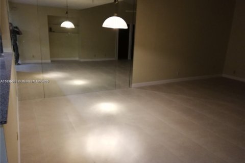 Casa en venta en Fort Lauderdale, Florida, 2 dormitorios, 116.87 m2 № 1971021 - foto 7