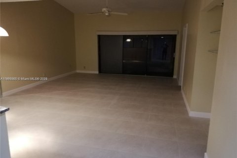 Casa en venta en Fort Lauderdale, Florida, 2 dormitorios, 116.87 m2 № 1971021 - foto 8