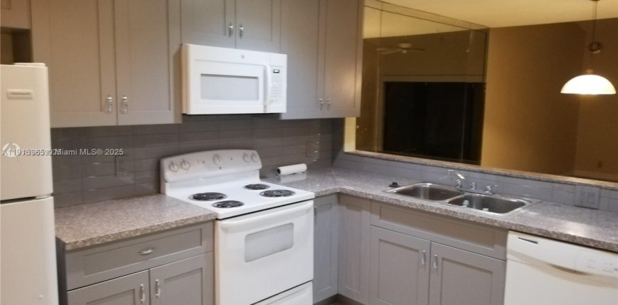 Casa en Fort Lauderdale, Florida 2 dormitorios, 116.87 m2 № 1971021