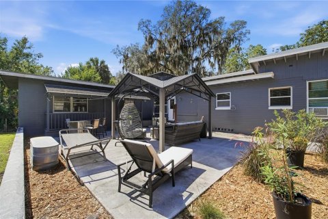 House in DeLand, Florida 3 bedrooms, 139.82 sq.m. № 2429420 - photo 7