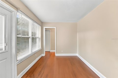 House in DeLand, Florida 3 bedrooms, 139.82 sq.m. № 2429420 - photo 19