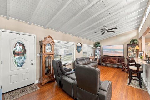 House in DeLand, Florida 3 bedrooms, 139.82 sq.m. № 2429420 - photo 9