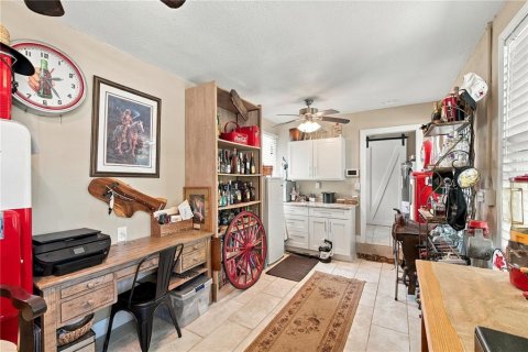 House in DeLand, Florida 3 bedrooms, 139.82 sq.m. № 2429420 - photo 23
