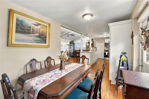 House in DeLand, Florida 3 bedrooms, 139.82 sq.m. № 2429420 - photo 20