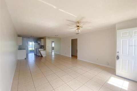 Condo in Winter Haven, Florida, 2 bedrooms  № 1820450 - photo 2