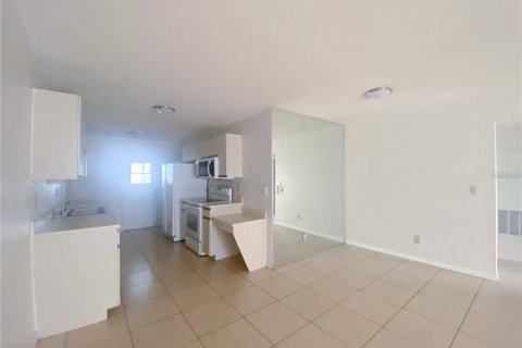 Condo in Winter Haven, Florida, 2 bedrooms  № 1820450 - photo 4