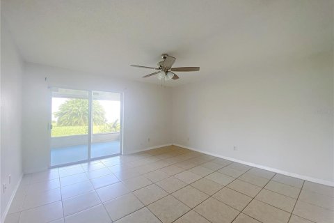 Condo in Winter Haven, Florida, 2 bedrooms  № 1820450 - photo 6