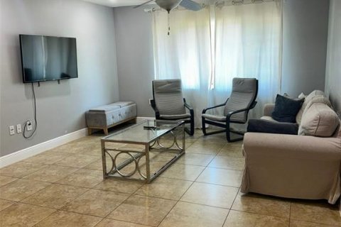Casa en alquiler en Orlando, Florida, 4 dormitorios, 185.8 m2 № 1916795 - foto 7