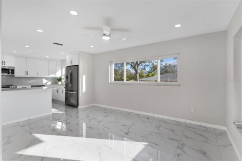 House in Oldsmar, Florida 4 bedrooms, 231.88 sq.m. № 1837834 - photo 11