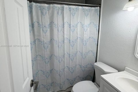 House in Homestead, Florida 5 bedrooms, 119.66 sq.m. № 2075298 - photo 7