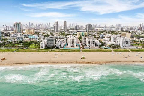 Copropriété à vendre à Miami Beach, Floride: 1 chambre, 61.22 m2 № 2038131 - photo 26
