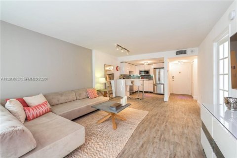 Copropriété à vendre à Miami Beach, Floride: 1 chambre, 61.22 m2 № 2038131 - photo 5