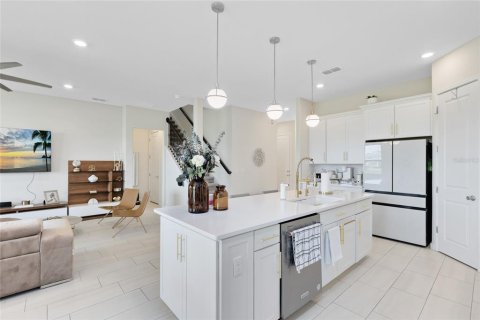 Casa en venta en Orlando, Florida, 5 dormitorios, 264.49 m2 № 1808478 - foto 5