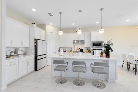 Casa en venta en Orlando, Florida, 5 dormitorios, 264.49 m2 № 1808478 - foto 3