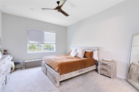 Casa en venta en Orlando, Florida, 5 dormitorios, 264.49 m2 № 1808478 - foto 12