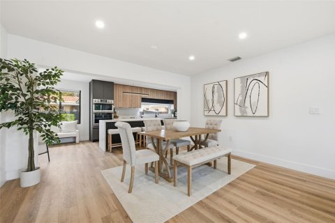 Casa en venta en Miami, Florida, 3 dormitorios, 134.24 m2 № 2028785 - foto 7